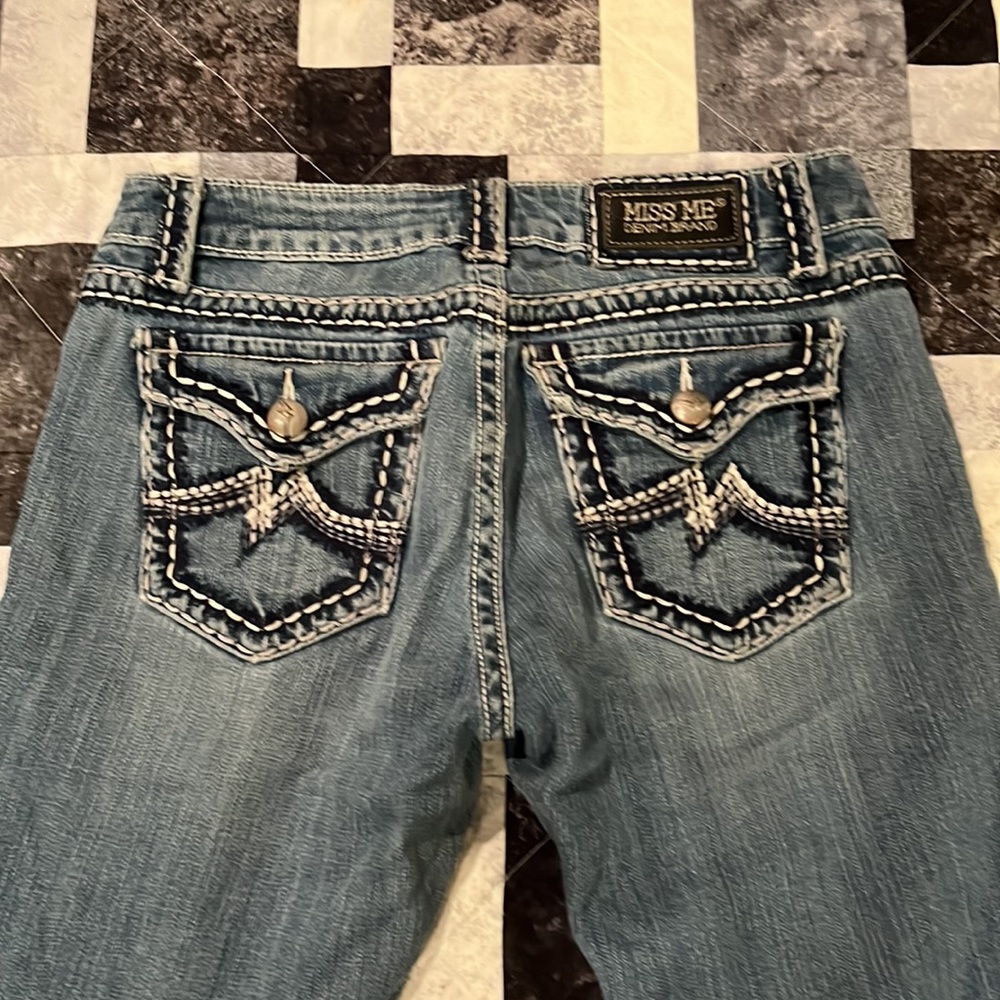 Miss me jeans size 30 Irene boot cut 34 inch inseam. Great condition.